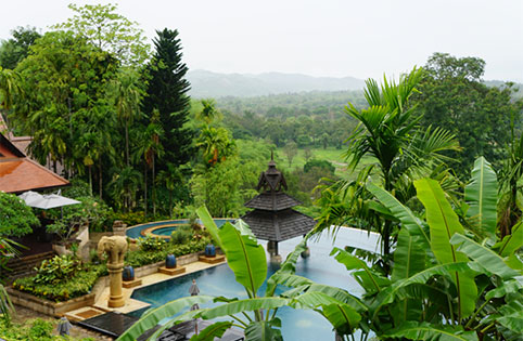緑豊かな密林に覆われた豪華リゾートに泊まるチェンラーイ＆バンコク