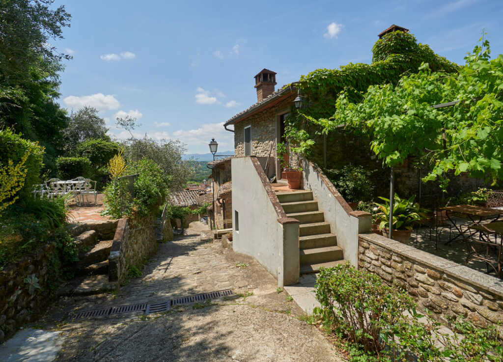 小さな村が旅先となる、トスカーナの休日　アルベルゴ・ディフーゾ　ロングステイ